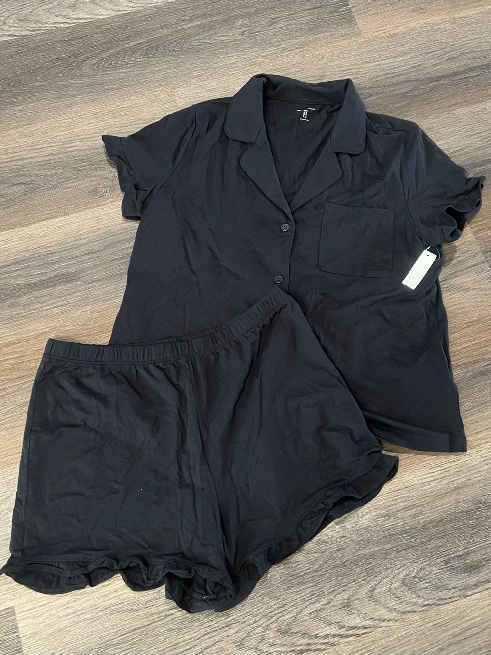 (17) NWT Black Short Sleeve Pajama Set